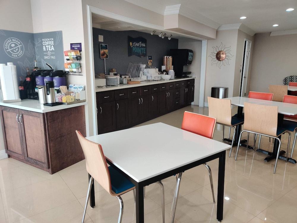 弗雷斯诺-近优胜美地克拉里奥波茵特酒店 外观 照片